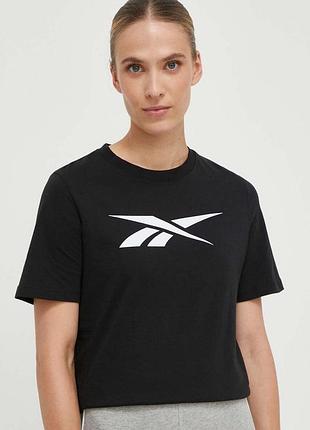 Женская футболка reebok,в размере l.