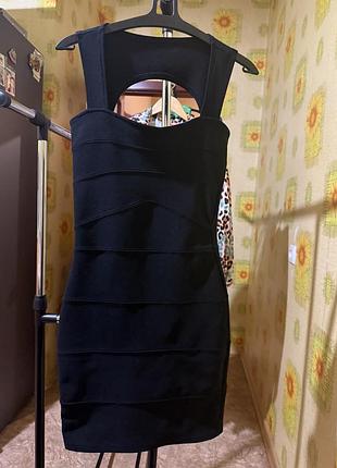Маленька чорна бандажна сукня ефект стягування / bandage dress