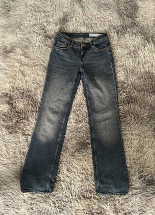 Жіночі джинси на низькій посадці bootcut bershka