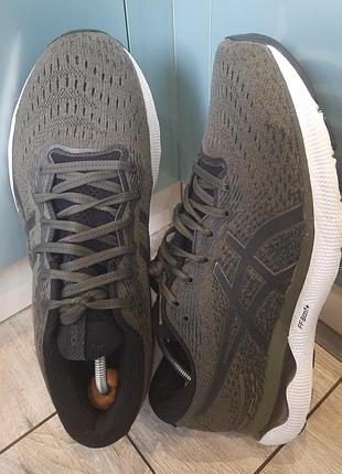 Кросівки бренду asics gel- nimbus 24