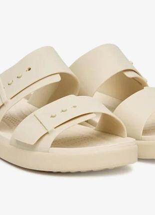 Жіночі шльопанці brooklyn buckle low low crocs кремові w7/37-38/ стопа 23 см