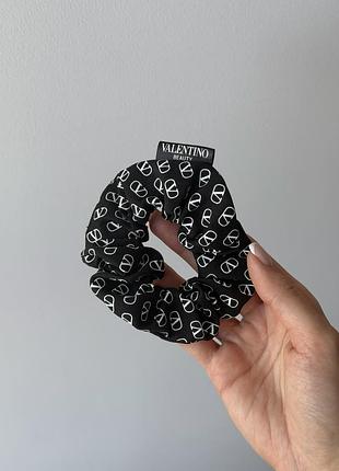 Valentino hair scrunchie велика чорна резинка для волосся валентино скранч гумка