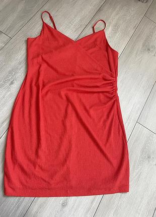 Червона сукня на бретельках h&m