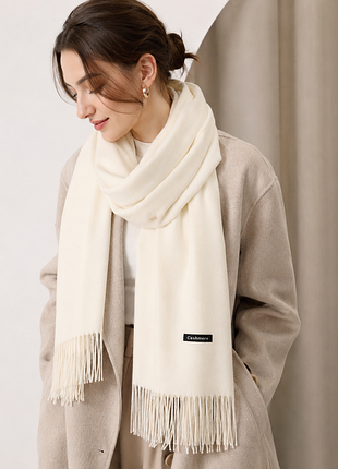 Женская шаль-палантин cashmere с бахромой 200*70см молочный