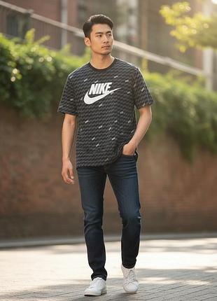 370 грн
чоловіча футболка nike з колекції sportswear
розмір м 
стан ідеальний 
пог 54 см і тягнеться