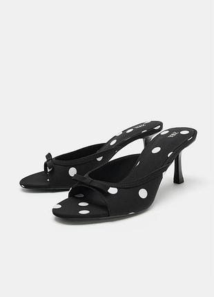Босоніжки з принтом та бантом zara