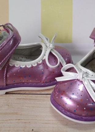Красиві черевички для дівчаток