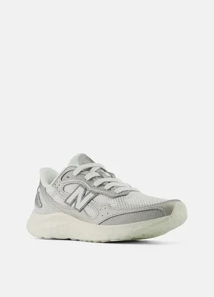 Кросівки arishi v4 tiralux new balance. цвет: silver metallic with reflection and white. размер: w9