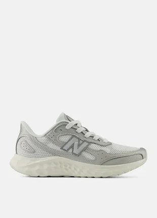 Кросівки arishi v4 tiralux new balance. цвет: silver metallic with reflection and white. размер: w9