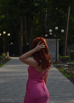 Неймовірна сукня