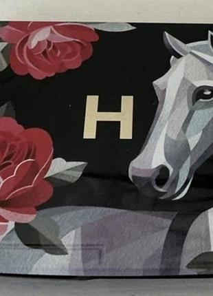 Ламатована палетка hourglass fox кінь