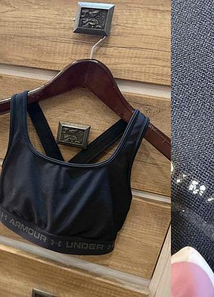 Топ від бренду under armour