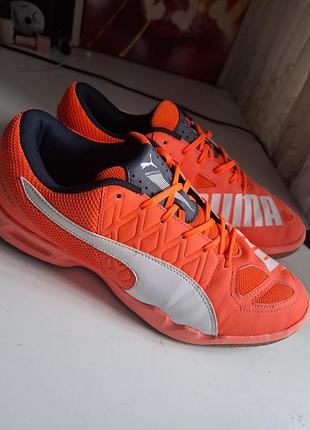 Продам футзалки puma