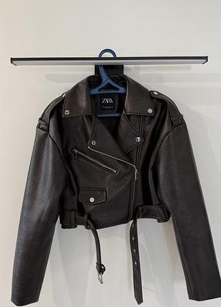 Трендова вкорочена косуха zara в коричневому кольорі