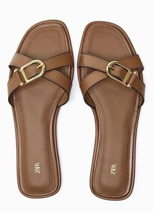 Шльопанці zara