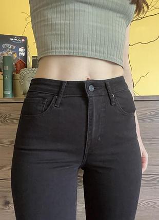 Ідеальні чорні джинси levi’s 27/32
