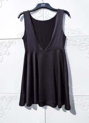 Короткое чёрное платье с открытой спиной h&m