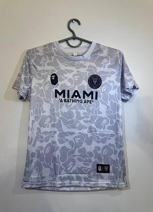 Футболка від бренду bape miami