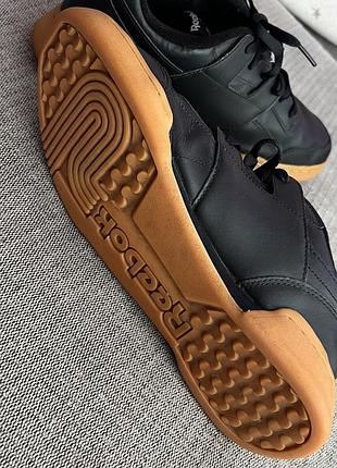 Снікерcи reebok workout plus 4