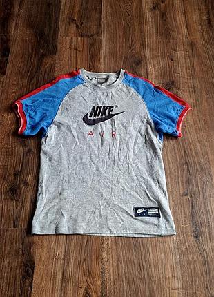 Чоловіча унікальна вінтажна футболка nike з великим вишитим лого оригінал