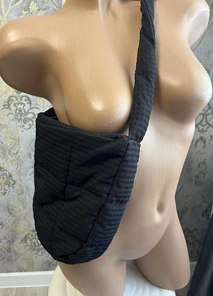 Чорна сумочка
