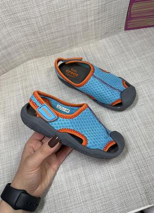 Оригінальні босоніжки сандалі на липучці crocs