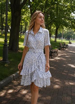 Ніжна сукня з квітковим принтом — ідеальний вибір для літа 💙