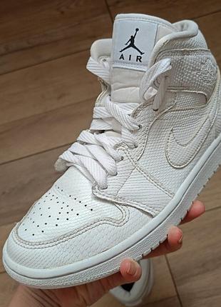 Кросівки nike air jordan 1 mid se white snakeskin