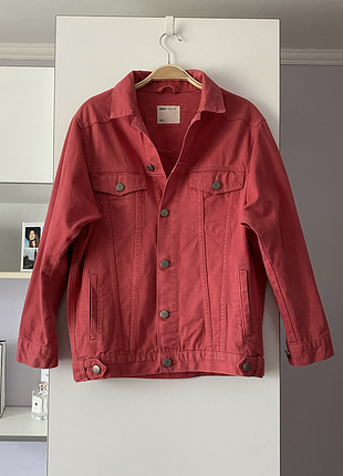 Червона джинсова куртка asos denim uk 6, коралова джинсовка з металевими ґудзиками та кишенями
