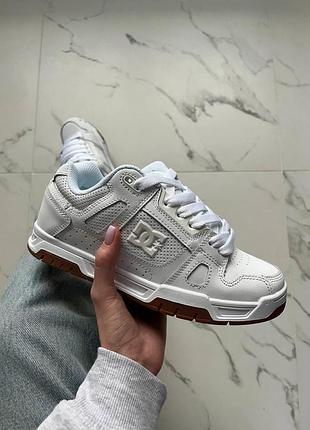 Белые кроссовки унисекс dc stag white х диси 36