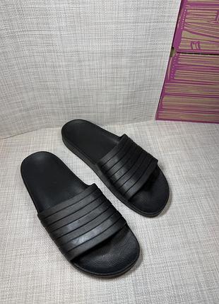 Оригінальні шльопанці adidas