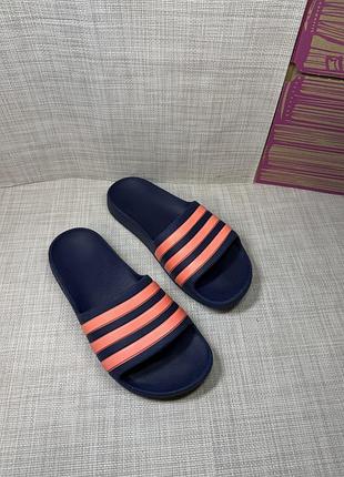 Оригінальні шльопанці adidas