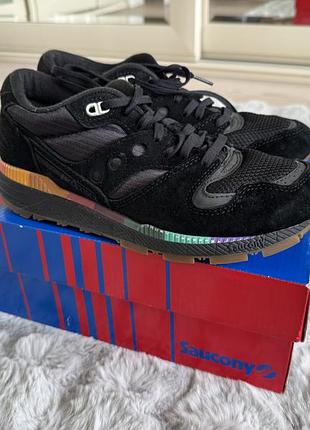 Saucony azura жіночі кросівки в коробці