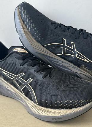 Кросівки asics novablast 4! розмір 41,5/42,5/43,5/44/45! оригінал!
