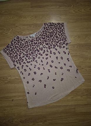Фирменная легкая футболка