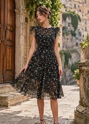 Квіткова шифонова сукня з акцентними плечами розмір с в стилі dolce vita сукня для пляжу