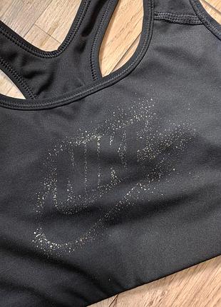Спортивный оригинальный топ nike с золотым логотипом
