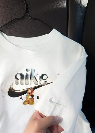 Оверсайз футболка біла з принтом nike