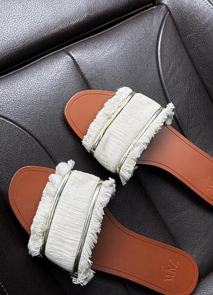Літні шльопки від zara