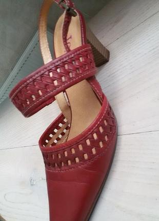 Jones bootmaker (британія)- шкіряні червоні босоніжки-слінгбеки р.36 (23 см)