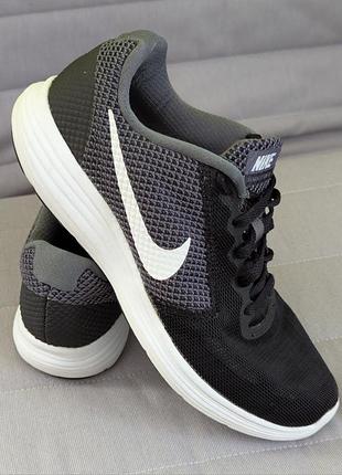 Жіночі кросівки для бігу nike revolution 3 (розмір 39) 25 см.