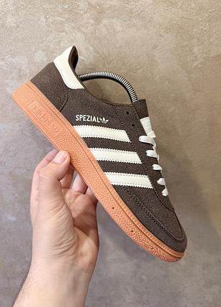 Нові чоловічі снікеси від adidas spezial brown