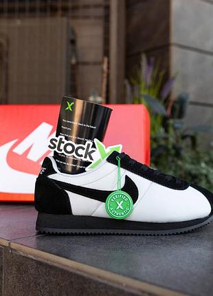 Nike cortez black white
