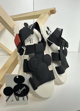 Дитячі босоніжки zara 25,26 розмір