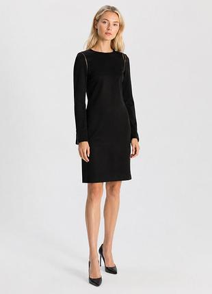Базовое, шёлковое платье.
дом высокой моды alexander mcqueen