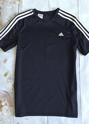 Спортивна футболка adidas вказано 15-16 років