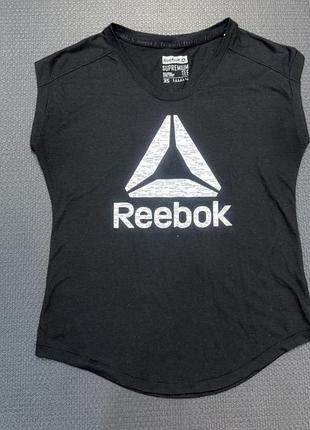 Reebok- стильна спортивна майка.