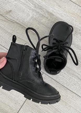 Стильні чобітки zara розмір 22