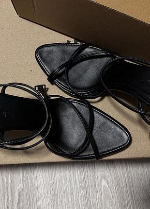 Чорні босоніжки topshop на підборах (kitten heels), розмір 37 устілка 24