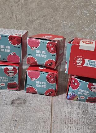 Колекційні іграшки comic relief red nose day. 2